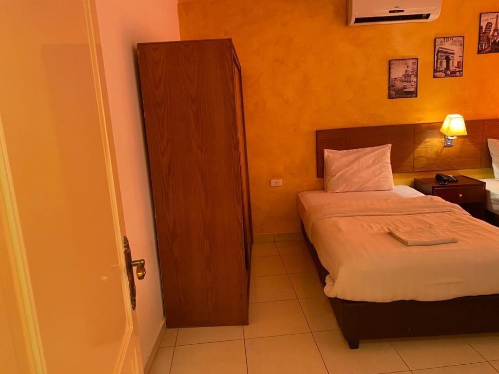 Hotel Zaina Plaza 2*