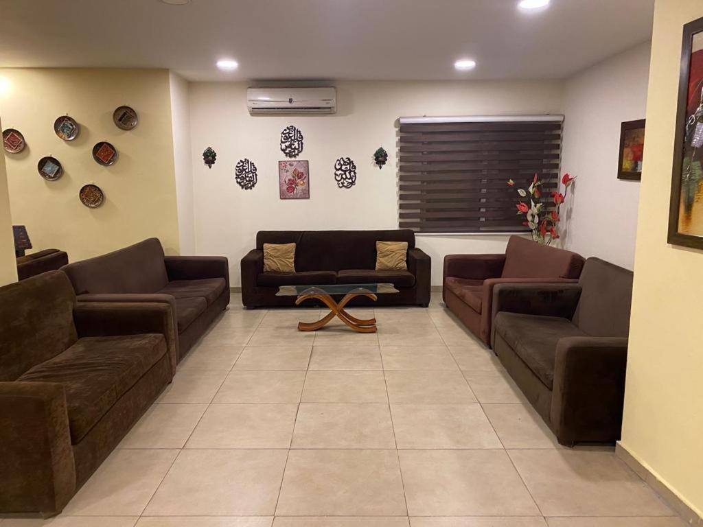Zaina Plaza 2*