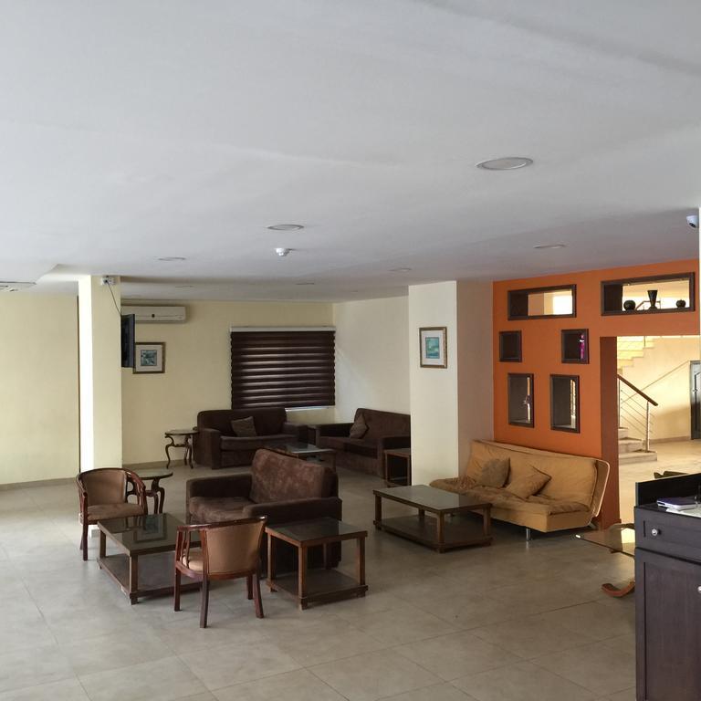 Zaina Plaza Hotel 2*