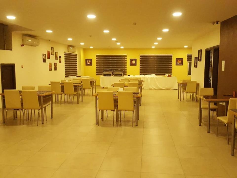Zaina Plaza 2* Amman